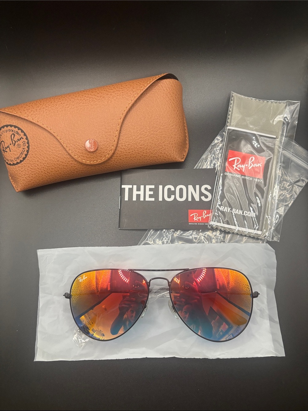 Ray-Ban Aviator Sunglasses Black Frame with Red Blue orange Mirror Lenses 62mm
